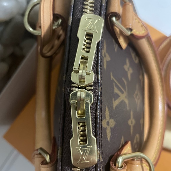 Sold on instagramLOUIS VUITTON ALMA BB MONOGRAM - Picture 5 of 16